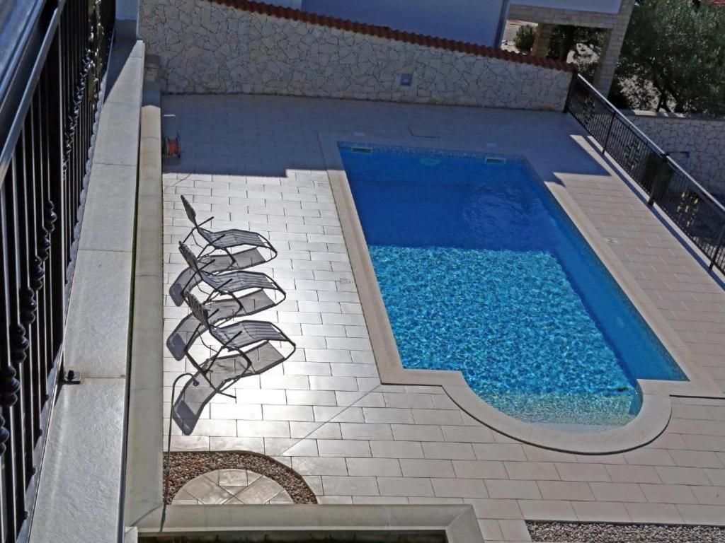 Lovely Apartment With Beautiful Pool Primošten Eksteriør bilde