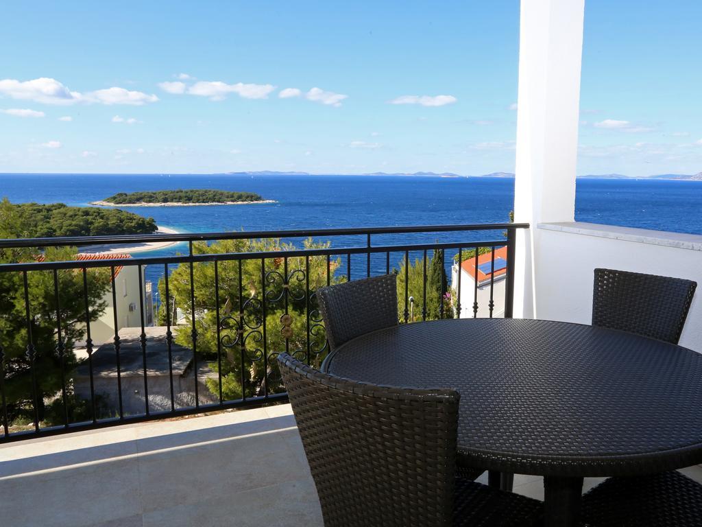 Lovely Apartment With Beautiful Pool Primošten Eksteriør bilde